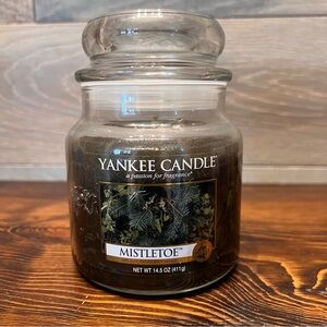 Yankee Candle Mistletoe 14.5 Ounces Fragrance ‎ Candle Green Christmas Holiday